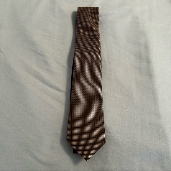 TOMMY HILFIGER Silk Brown Checkered Men's Tie - Picture 3 of 5